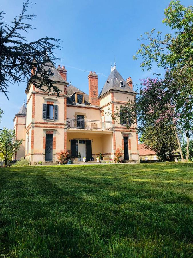 Château Ségot Neuilly-le-Réal Exterior foto